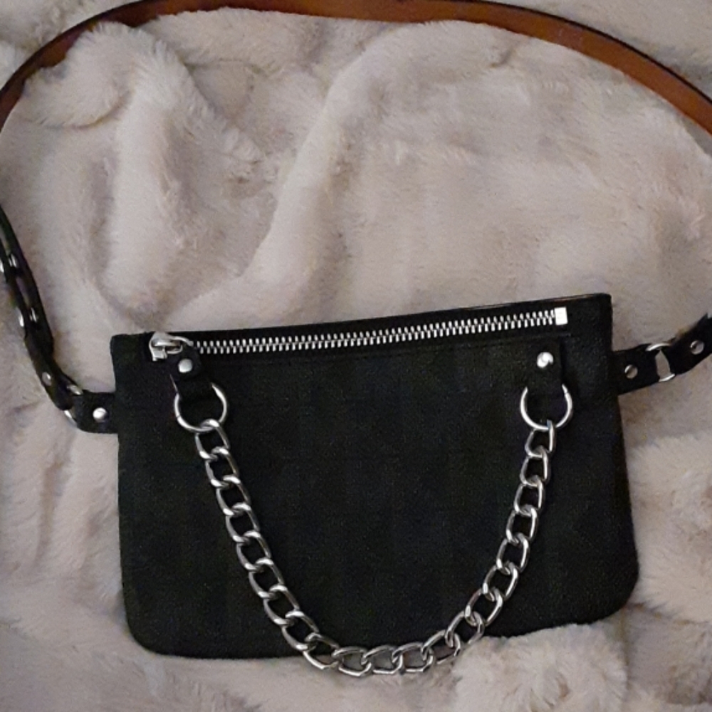 Michael Kors Black Mini Bag with Chain Accent NWT - Picture 2 of 8